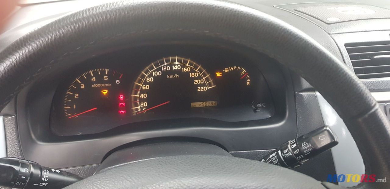 2005' Toyota Avensis Verso photo #6