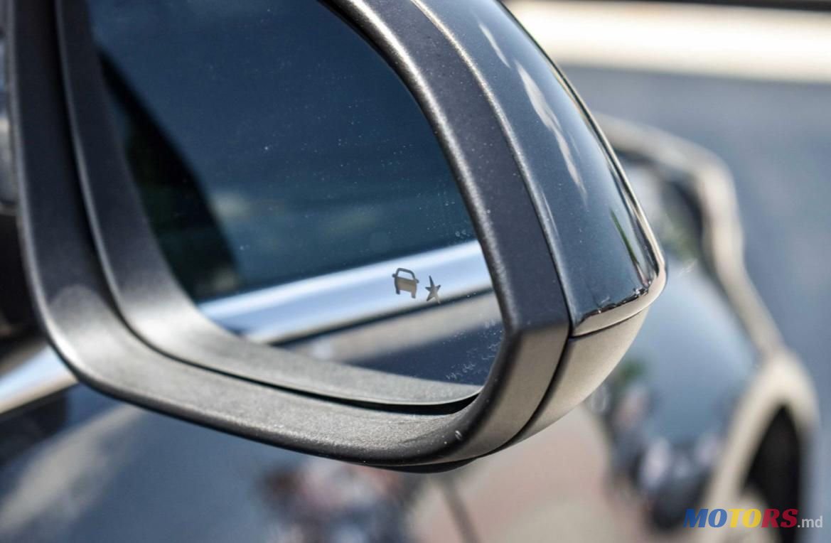 2014' Opel Insignia photo #5