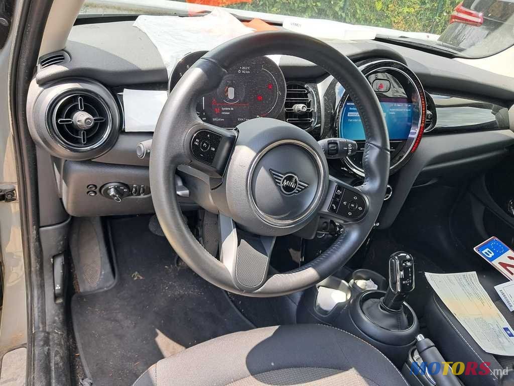 2022' MINI Cooper photo #5