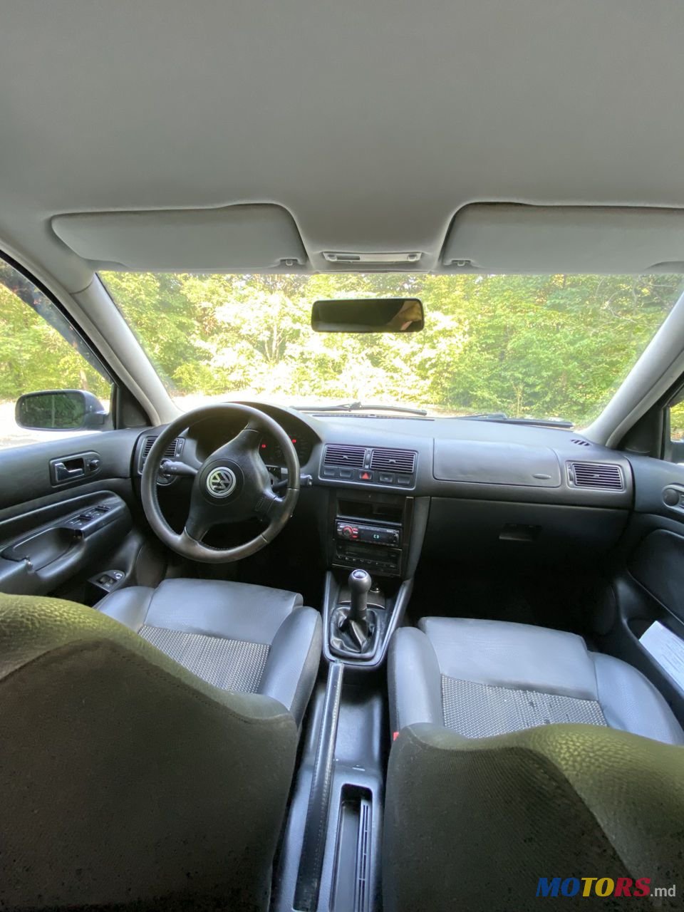 2001' Volkswagen Golf photo #6