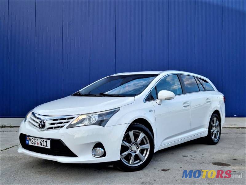 2012' Toyota Avensis photo #2