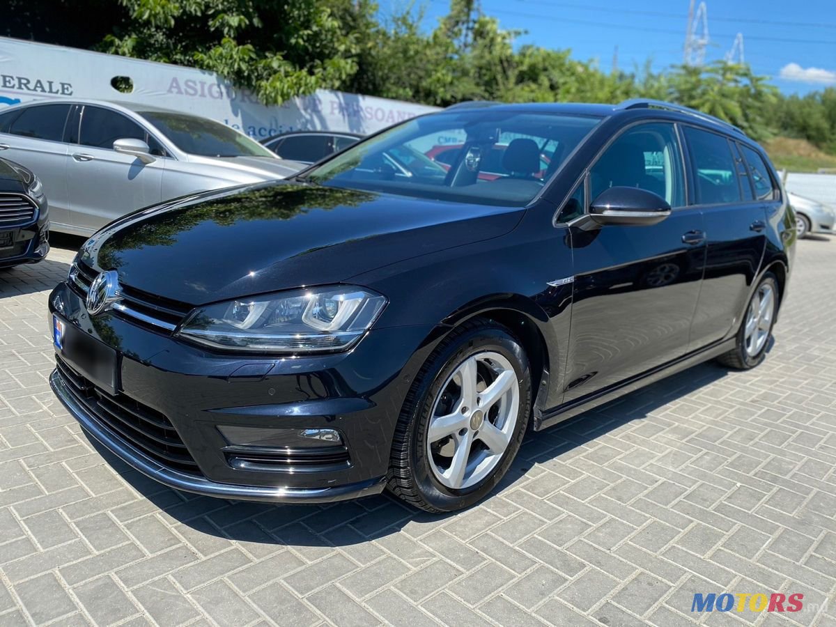 2015' Volkswagen Golf photo #2