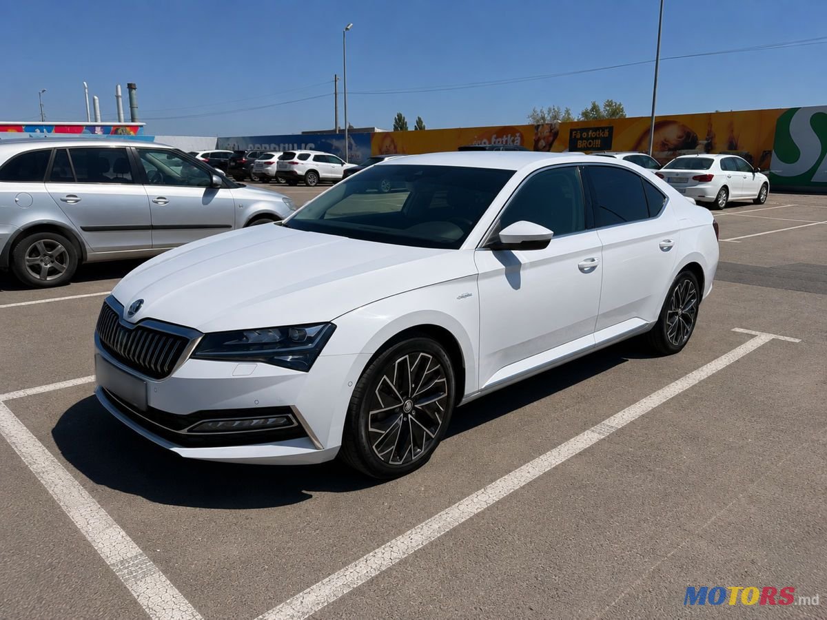 2020' Skoda Superb photo #3