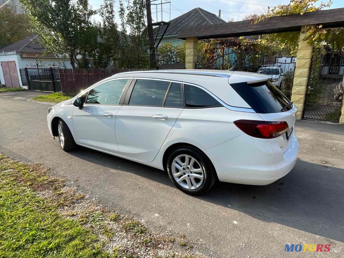 2019' Opel Astra photo #6