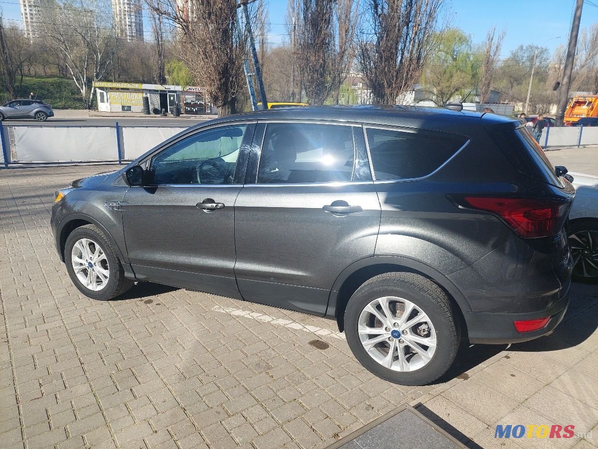 2019' Ford Escape photo #3