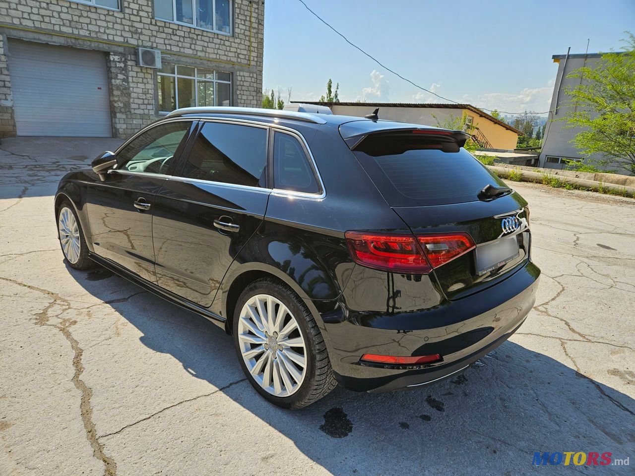 2015' Audi A3 E-Tron photo #3