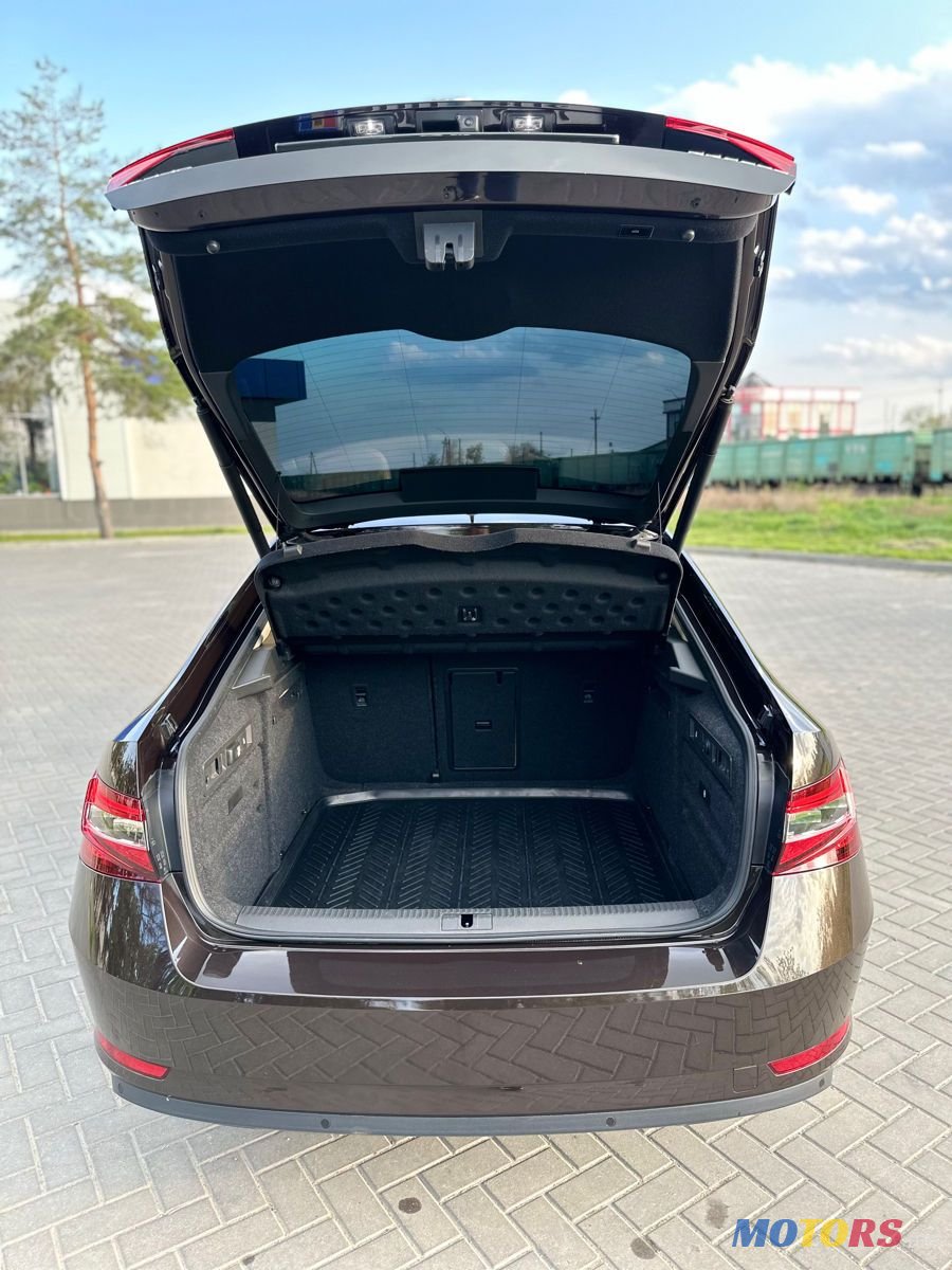 2017' Skoda Superb photo #6