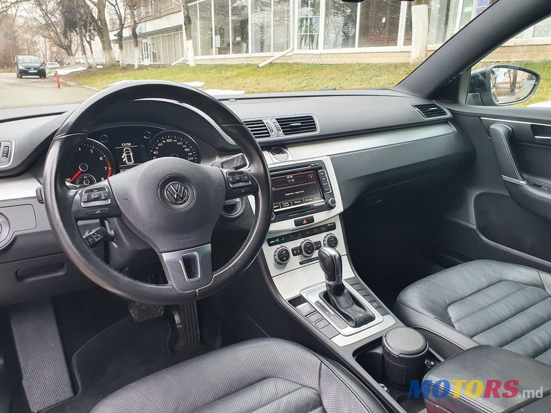 2013' Volkswagen Passat photo #3