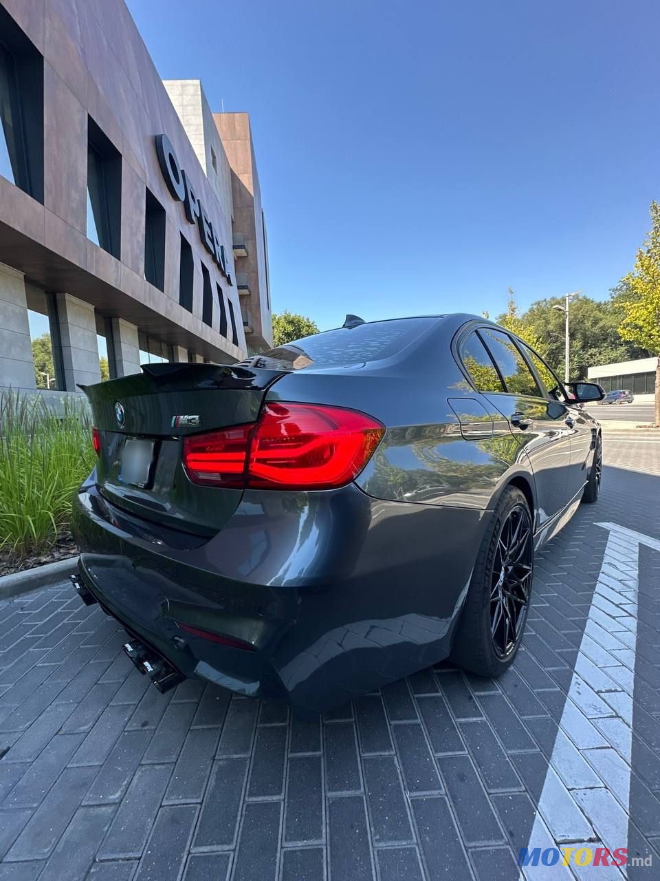 2016' BMW 3 Series photo #2