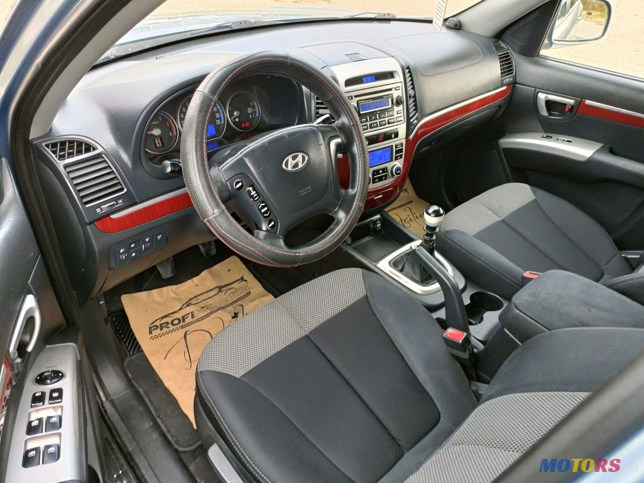 2008' Hyundai Santa Fe photo #6