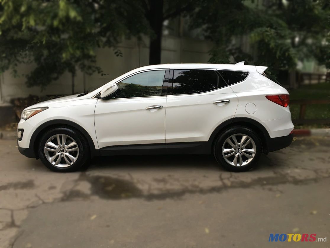 2013' Hyundai Santa Fe Sport photo #1