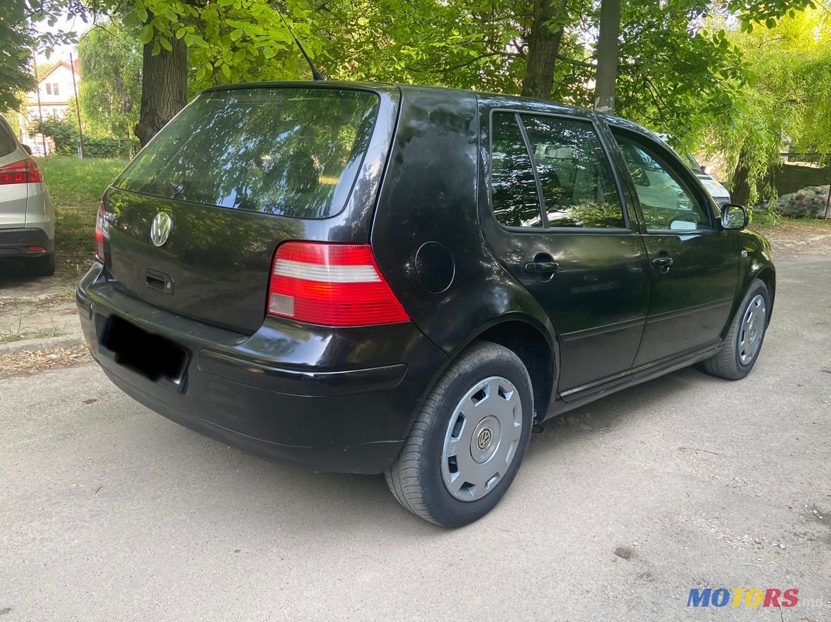 2004' Volkswagen Golf photo #4