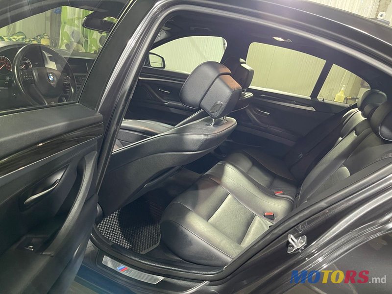 2013' BMW 5 Series photo #4