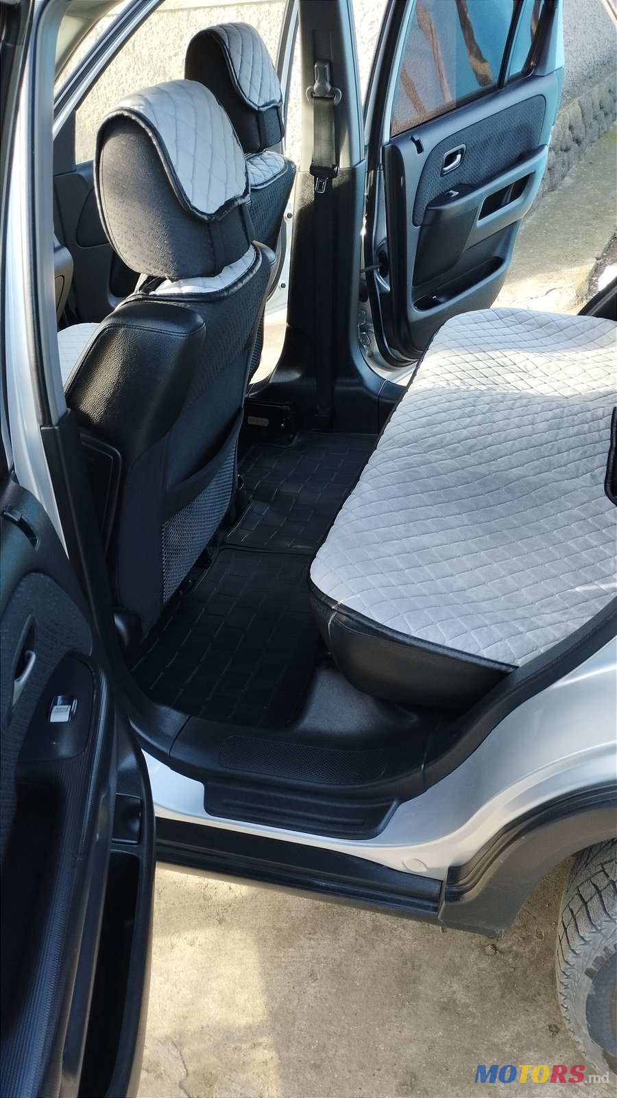 2004' Honda CR-V Паркетник photo #7