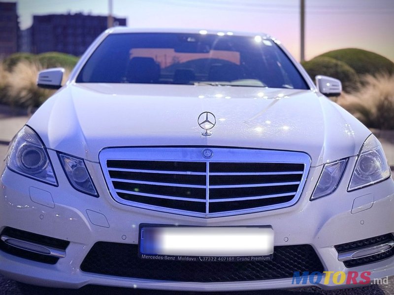 2010' Mercedes-Benz E-Class photo #2