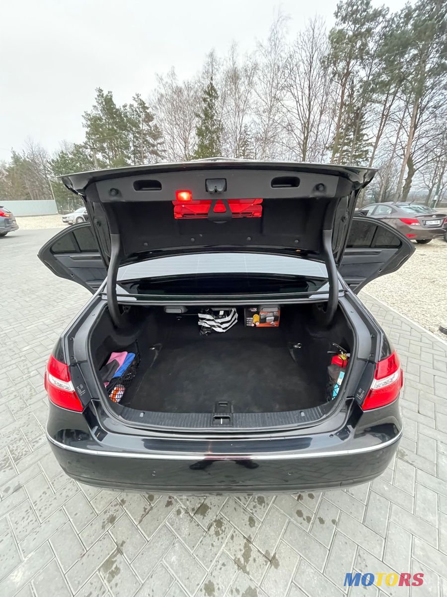 2011' Mercedes-Benz E Класс photo #3