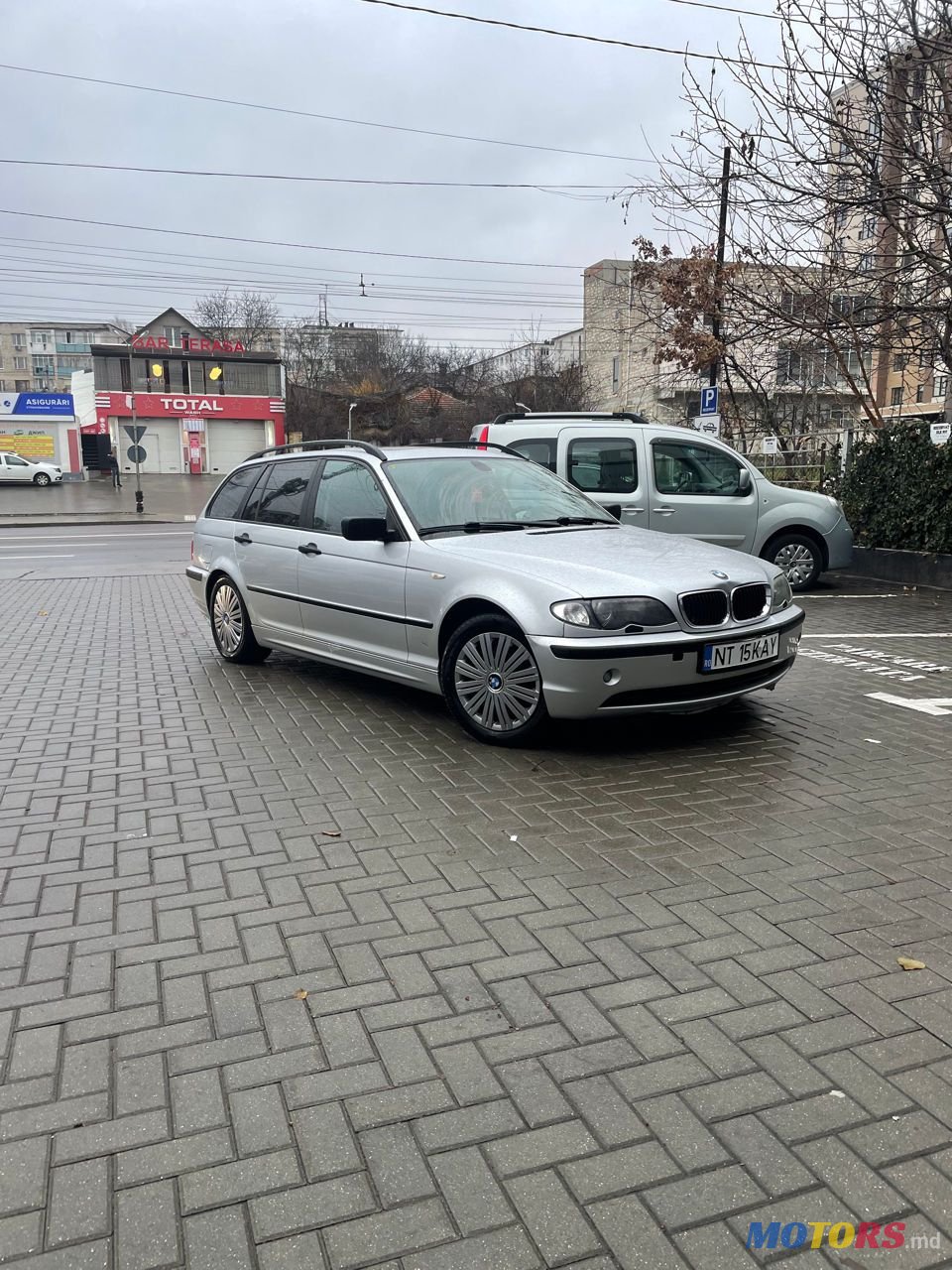 2004' BMW 3 Series photo #1