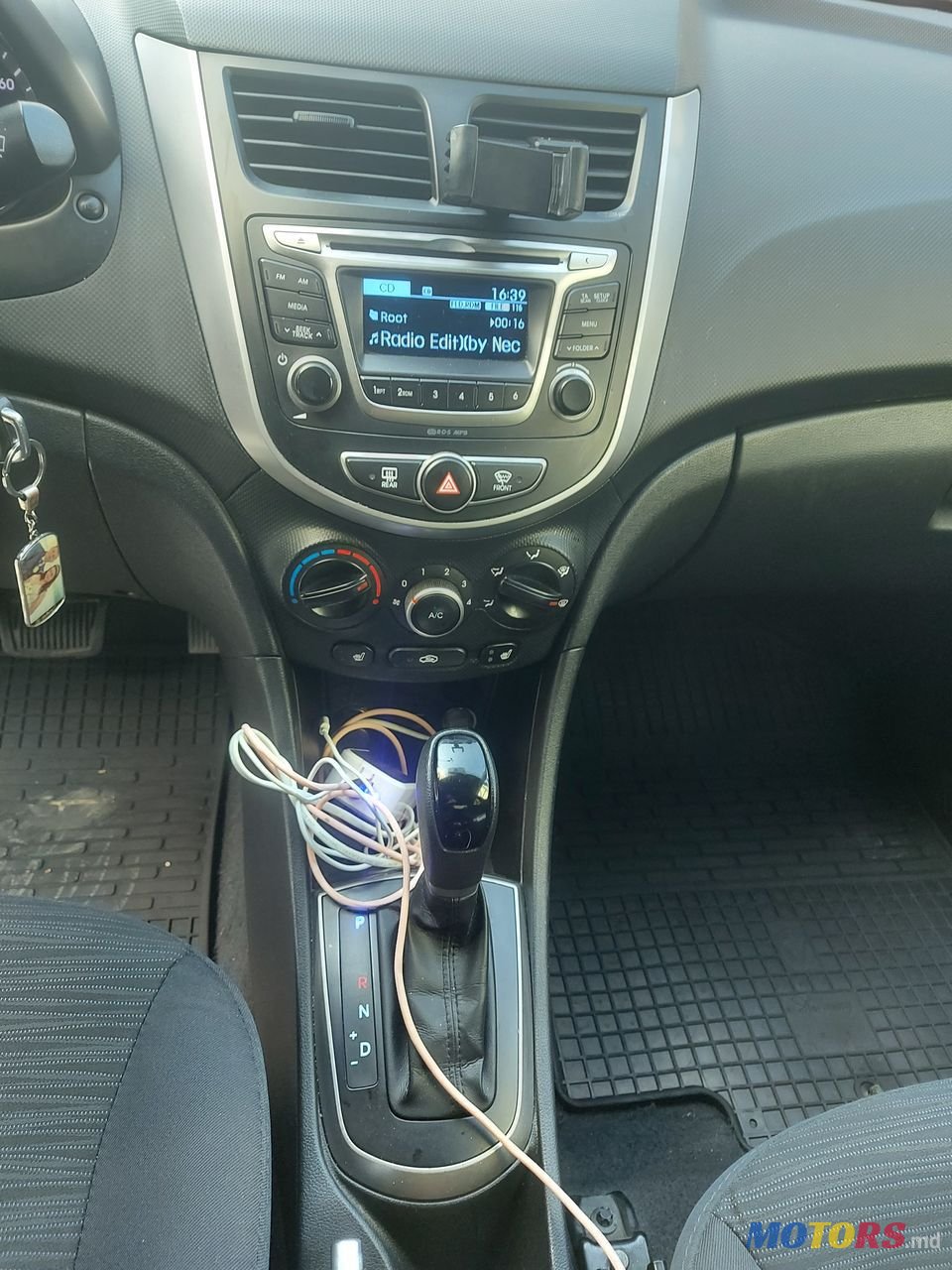 2016' Hyundai Accent photo #3