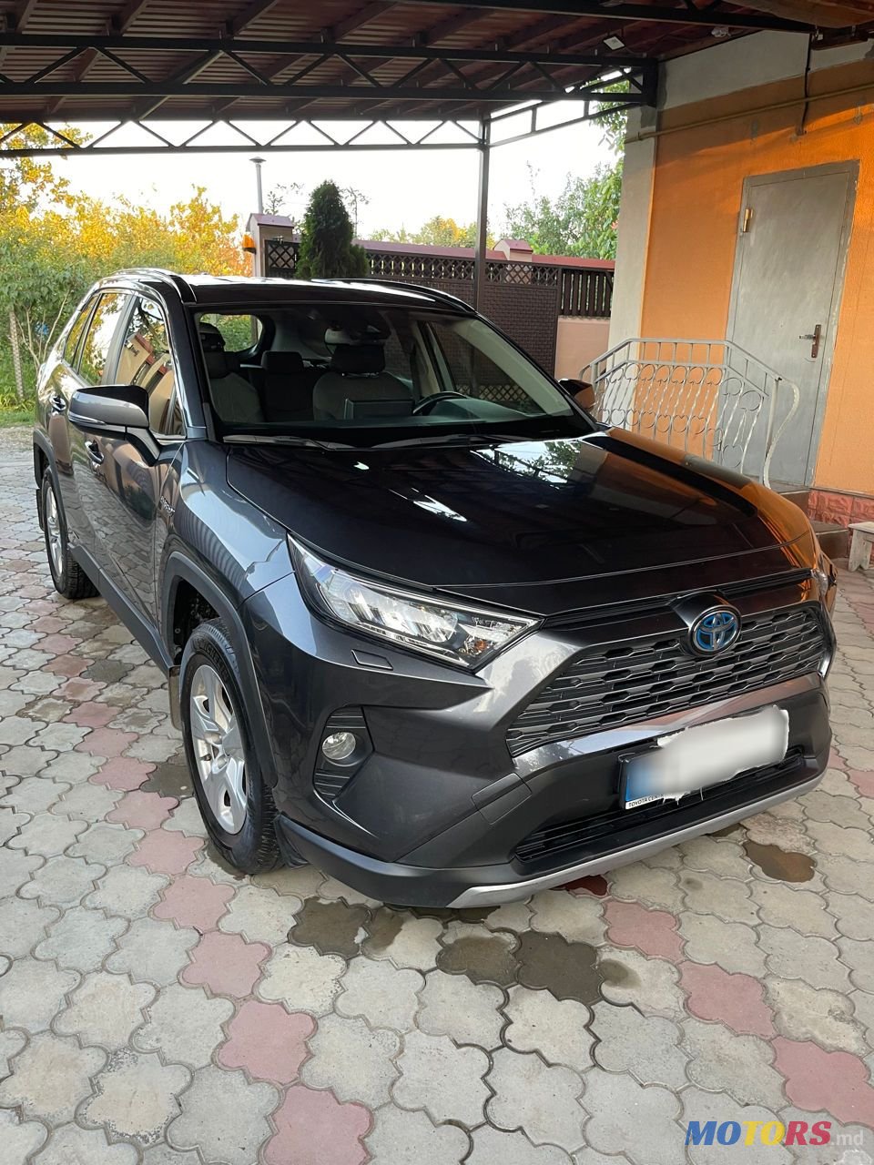 2020' Toyota RAV4 photo #2