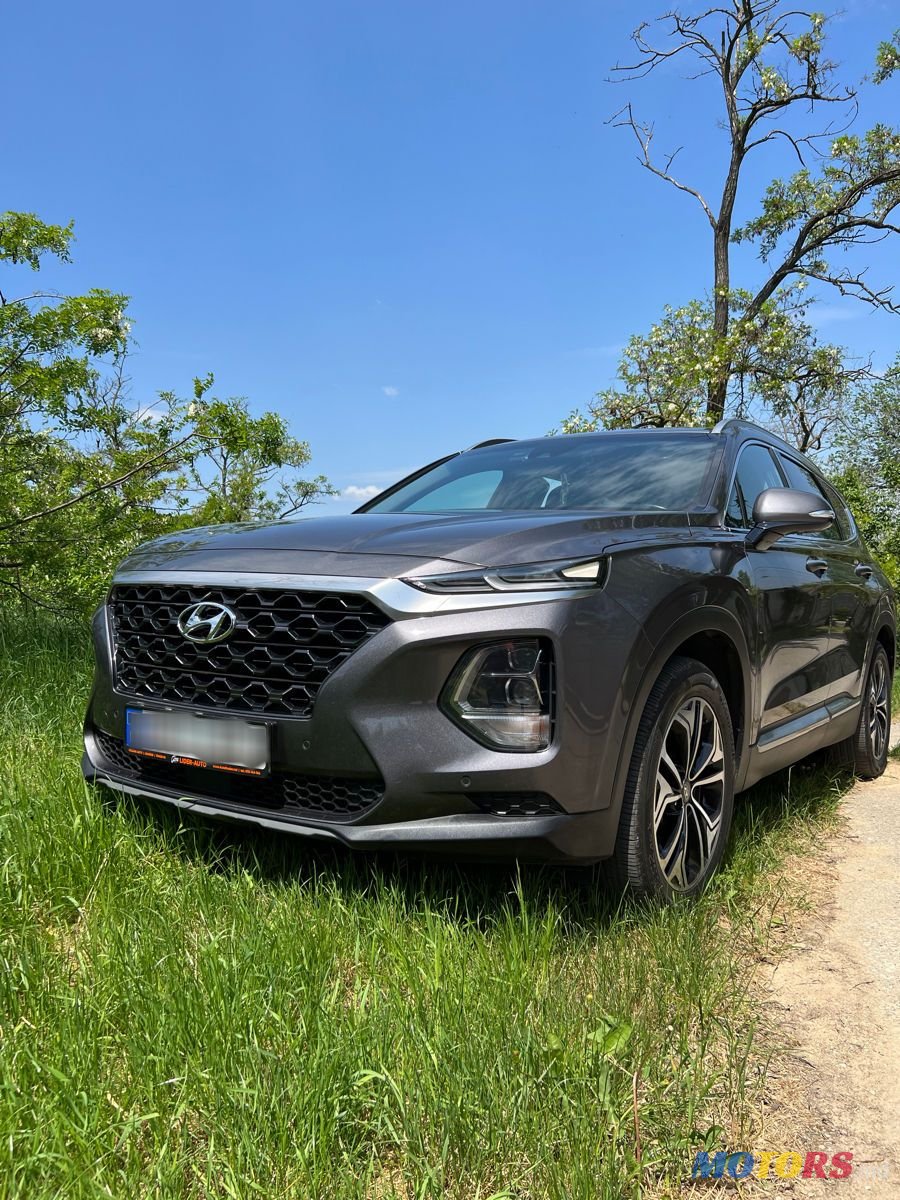 2018' Hyundai Santa Fe photo #1