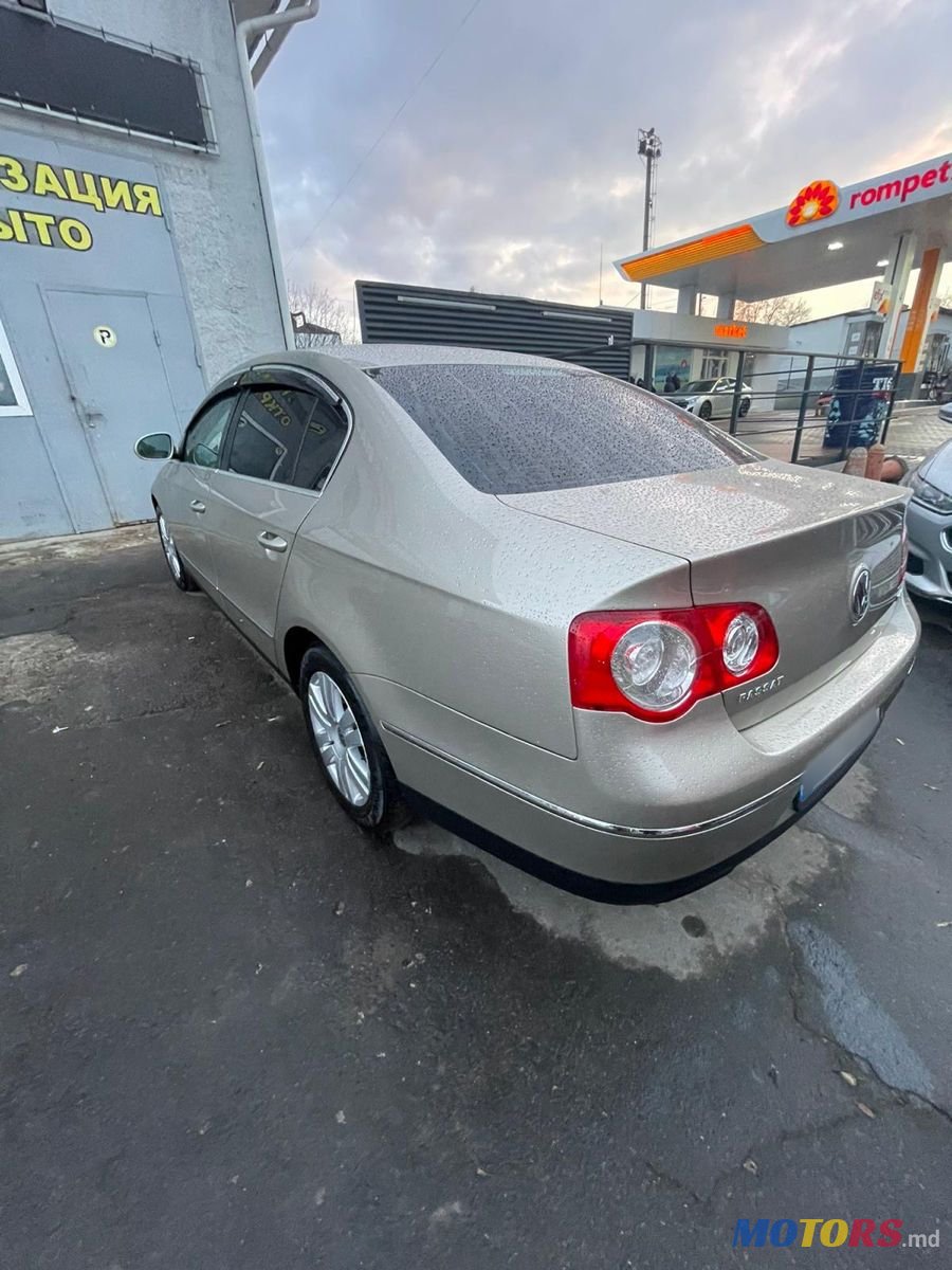 2008' Volkswagen Passat photo #3