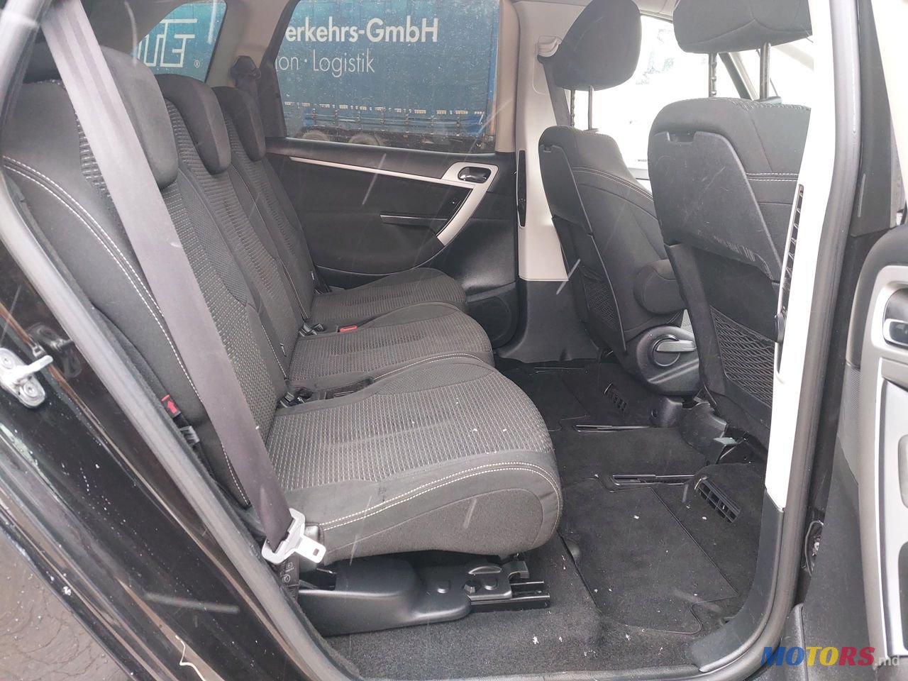 2010' Citroen C4 Picasso photo #6