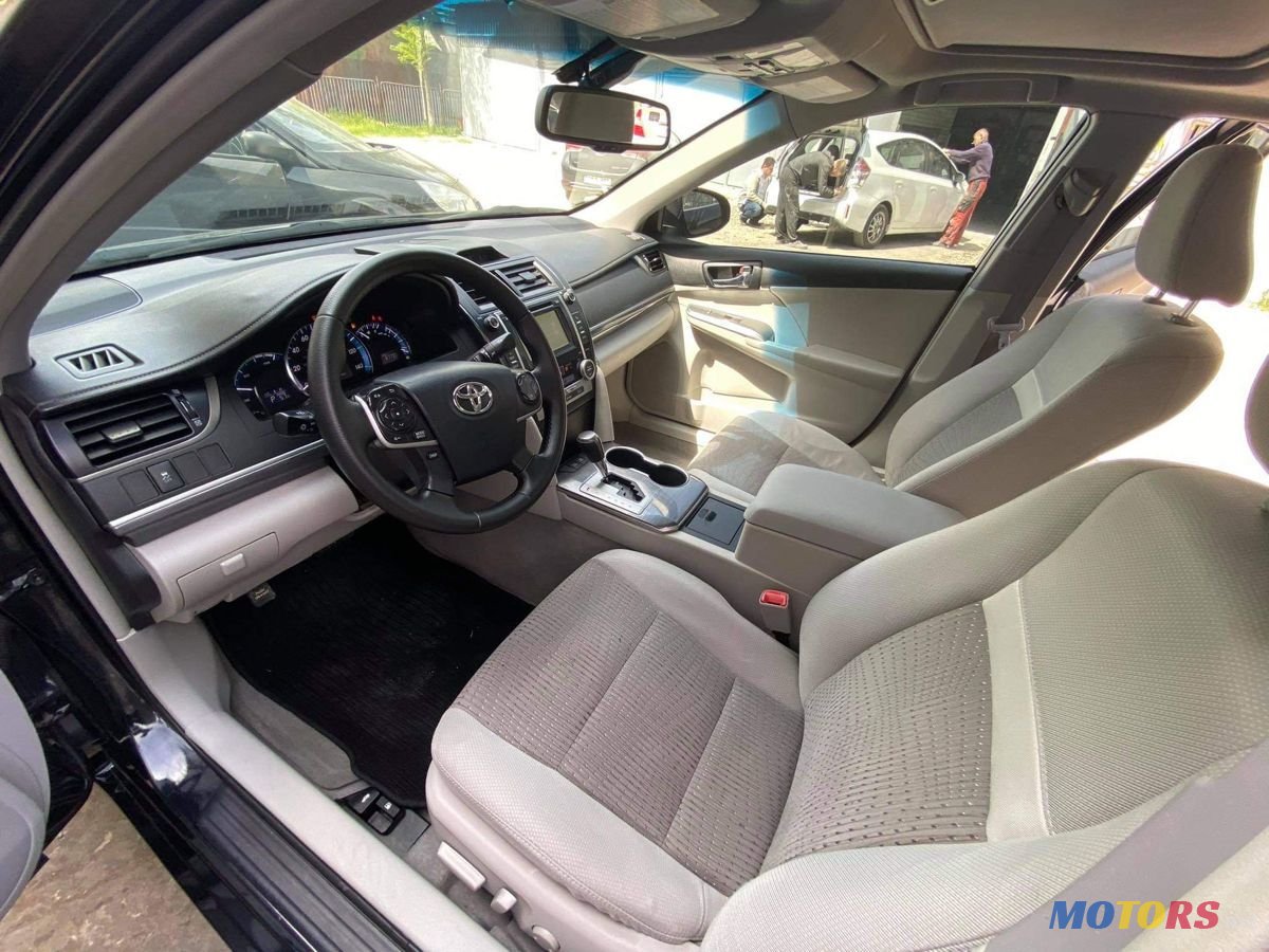 2013' Toyota Camry photo #6