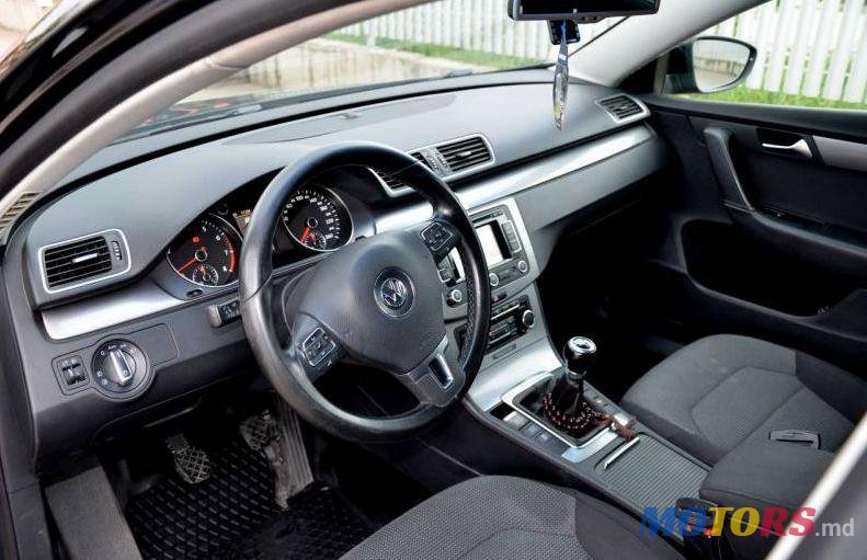 2012' Volkswagen Passat photo #2