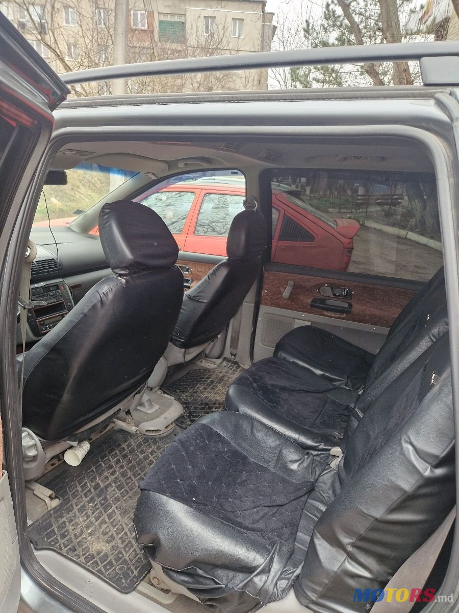 2002' Volkswagen Sharan photo #4