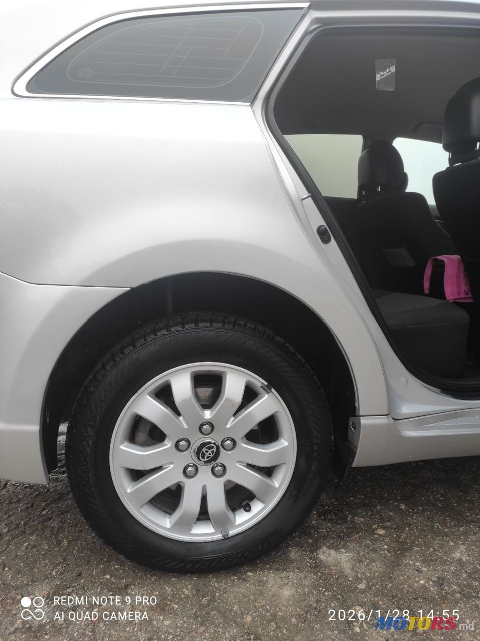 2011' Toyota Avensis photo #5