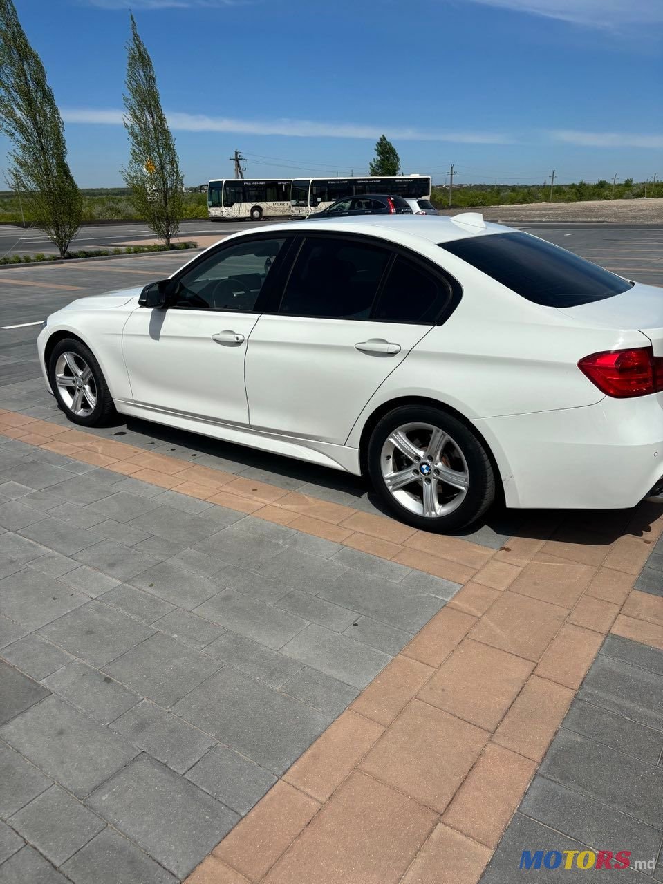 2012' BMW 3 Series photo #6