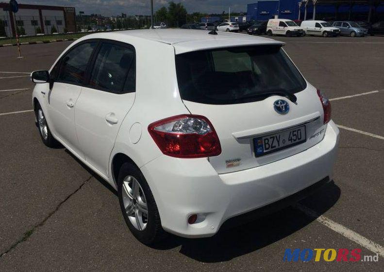 2010' Toyota Auris photo #2