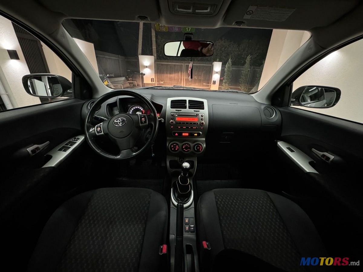 2010' Toyota Urban Cruiser photo #6