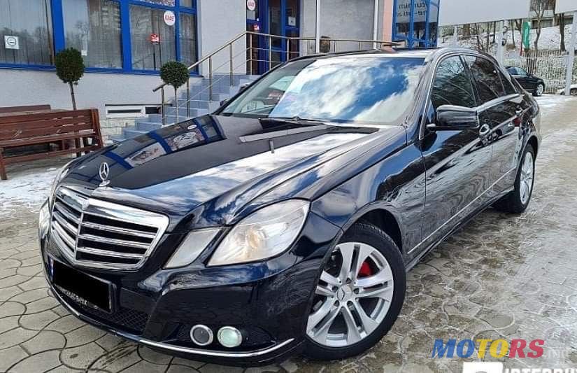 2010' Mercedes-Benz E Класс photo #2