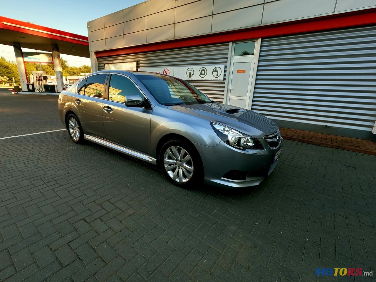 2010' Subaru Legacy photo #1