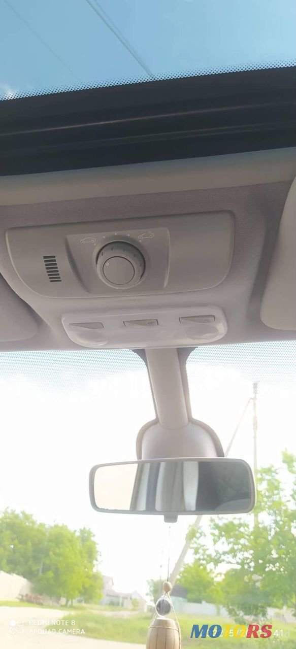 2011' Renault Scenic photo #6