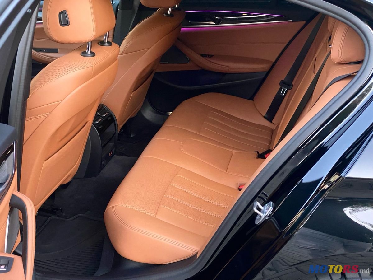 2020' BMW 5 Series photo #6