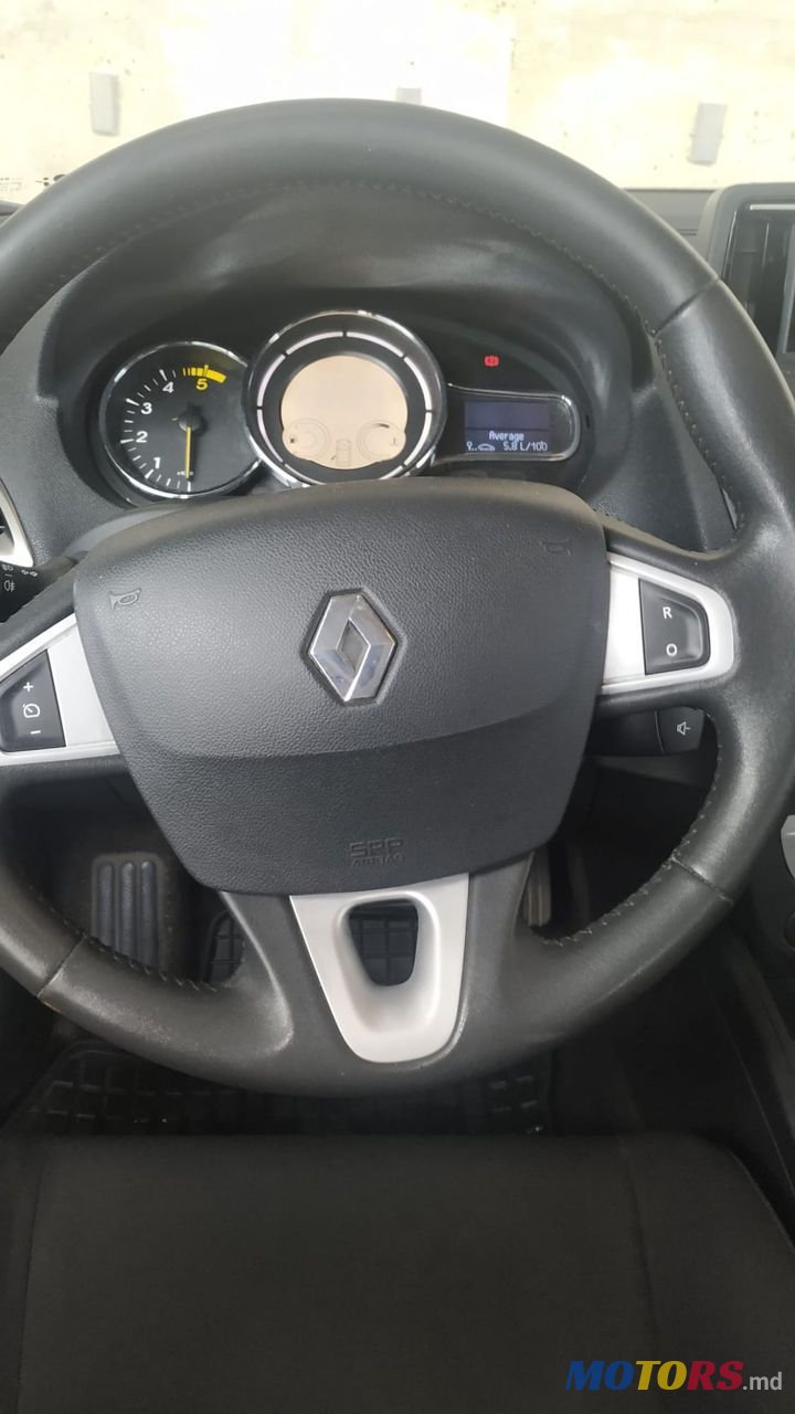 2012' Renault Megane photo #5