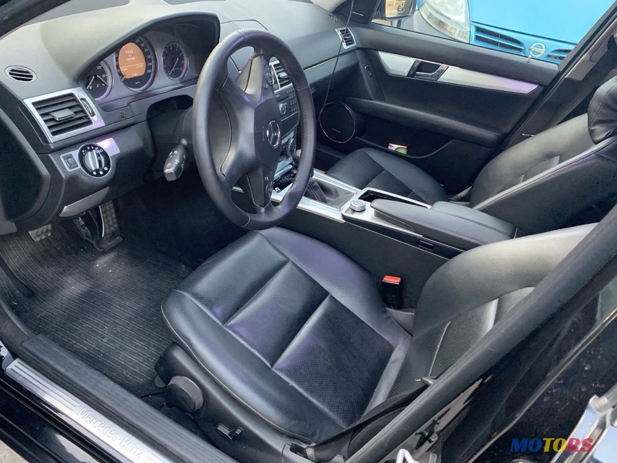 2007' Mercedes-Benz C-Class photo #6