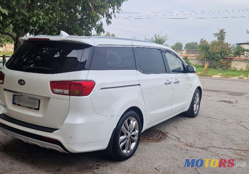 2017' Kia Carnival photo #4