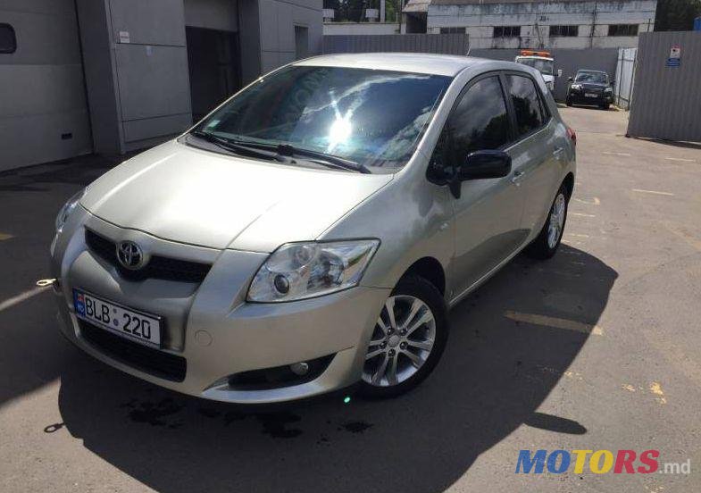 2008' Toyota Auris photo #1