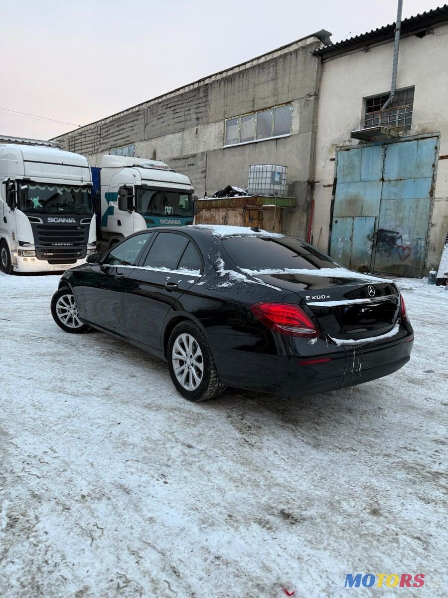 2016' Mercedes-Benz E-Class photo #6
