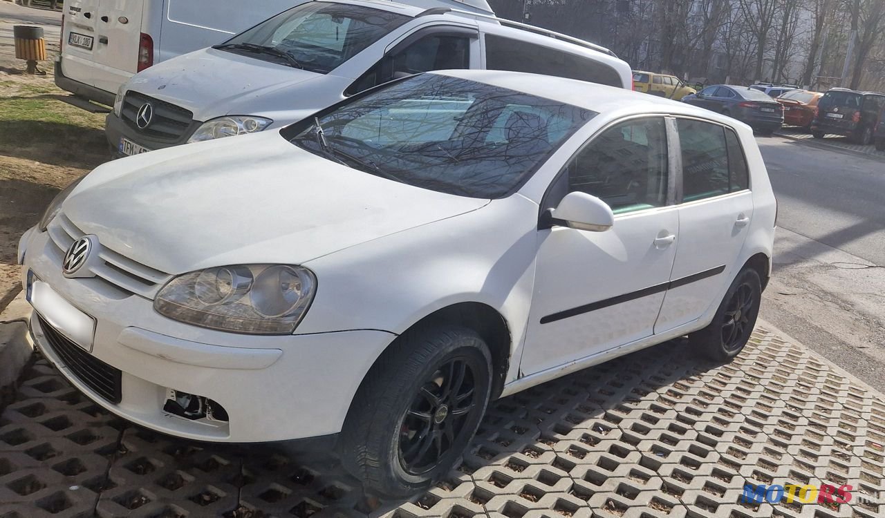 2009' Volkswagen Golf photo #3