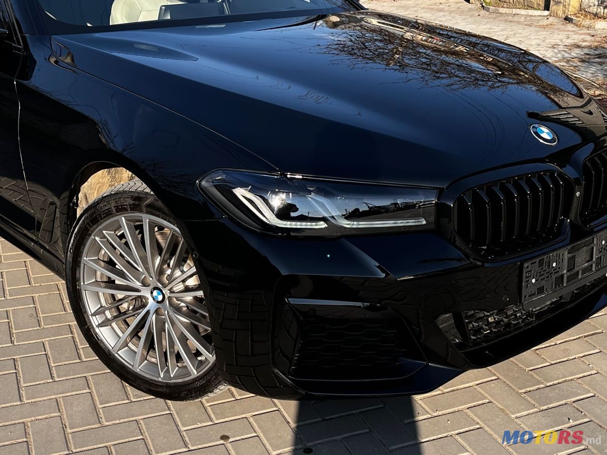2019' BMW 5 Series photo #2