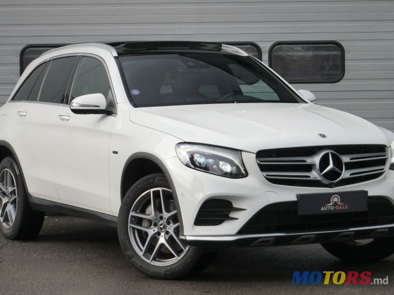 2017' Mercedes-Benz Glc photo #2