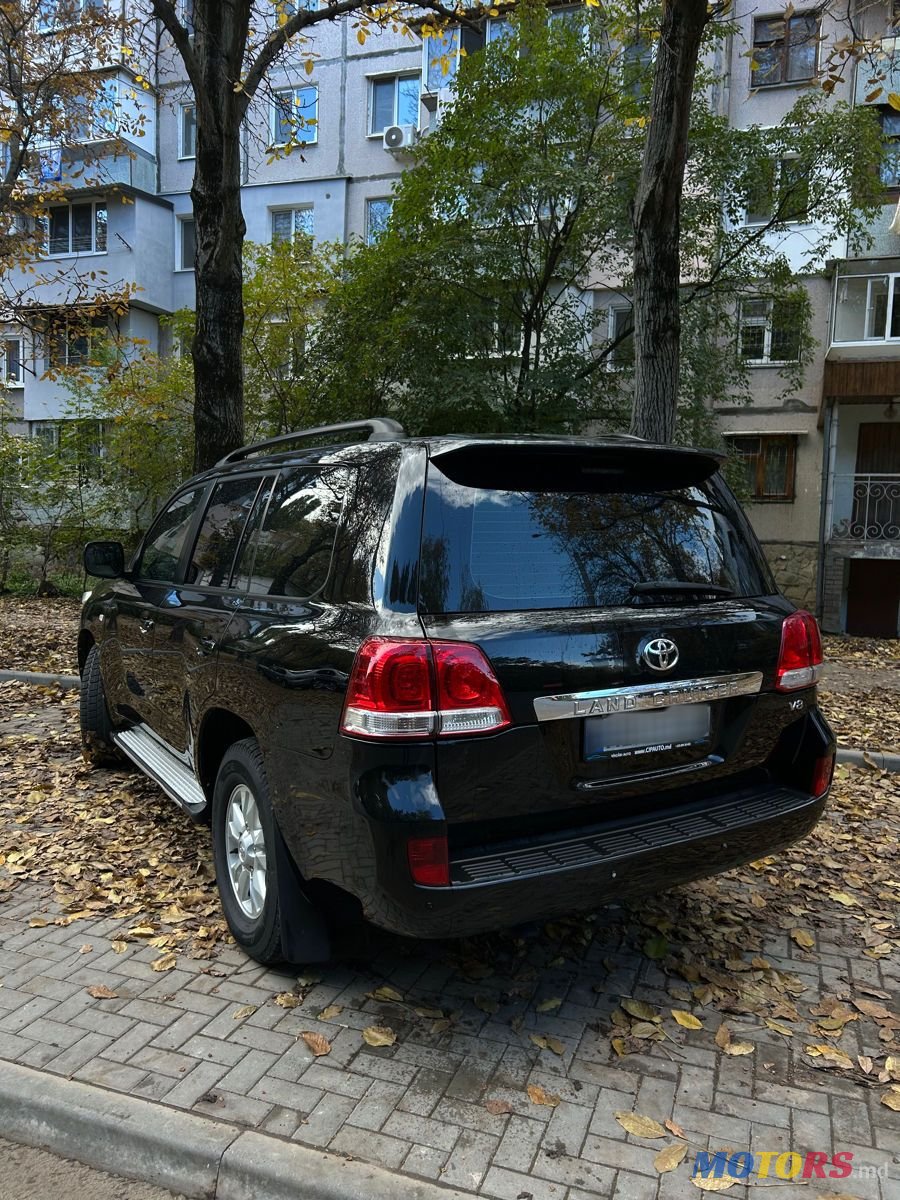 2009' Toyota Land Cruiser photo #2