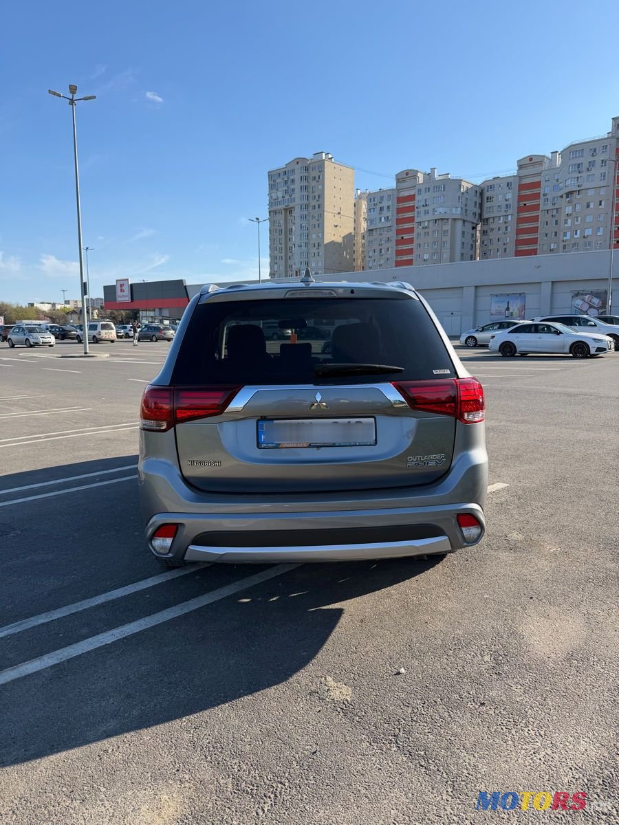 2018' Mitsubishi Outlander photo #4