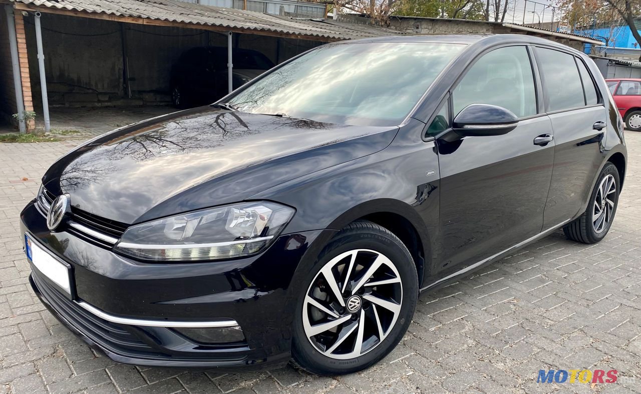 2019' Volkswagen Golf photo #1