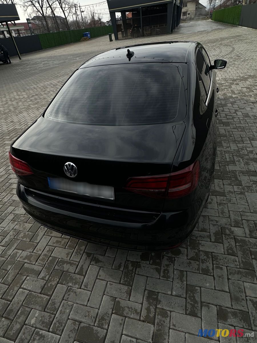 2016' Volkswagen Jetta photo #3