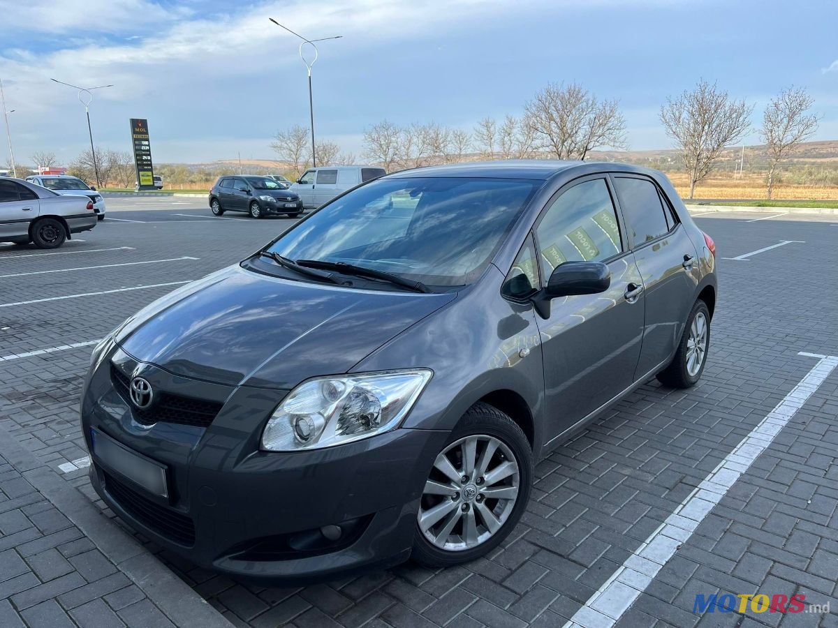 2007' Toyota Auris photo #1